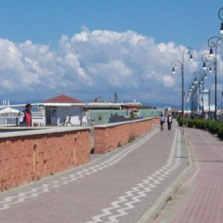 Sea Breeze House Apartment Фиумичино Екстериор снимка